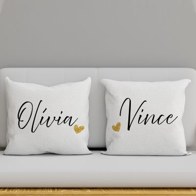 Saját neves páros párna arany szivecskével