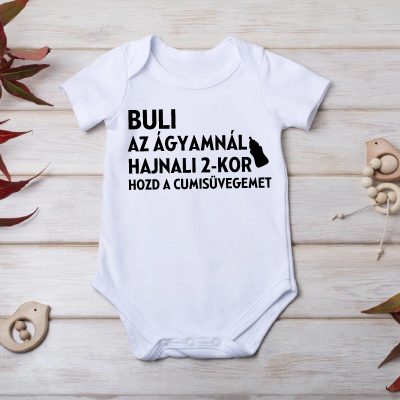 Buli az ágyamnál hajnali 2-kor body