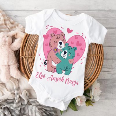 Első anyák napja ölelkező macis body