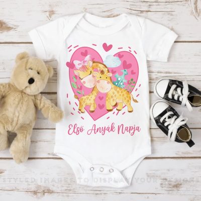 Első anyák napja zsiráfos body