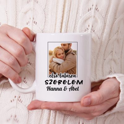 Első látásra szerelem bögre, fényképpel és nevekkel