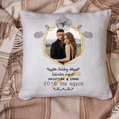 Boldog Valentin-napot párna, fényképpek, nevekkel, évszámmal