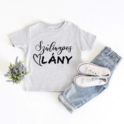 A szülinapos lány szívecskés gyerek póló/body
