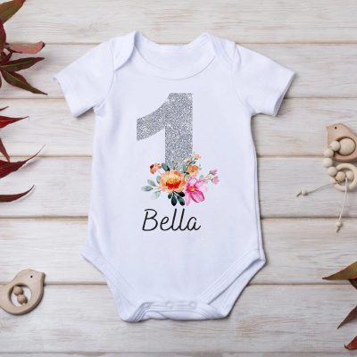 Ezüst csillámos évszámos gyerek póló/body