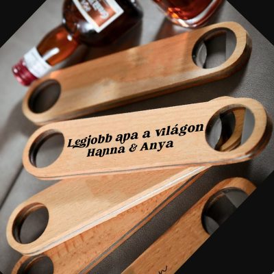 A legjobb apa a világon sörnyitó