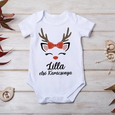 ... első Karácsonya body, névvel, masnis rénszarvassal